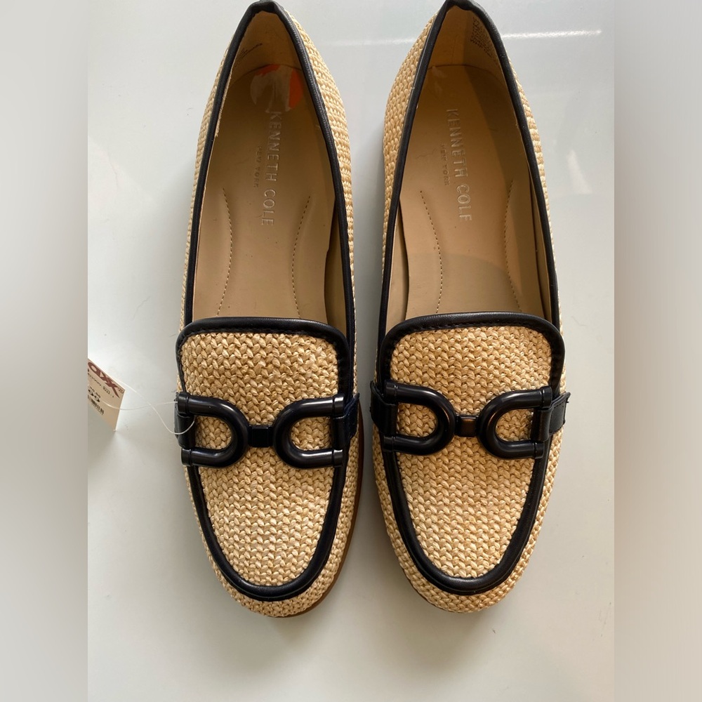 Kenneth Cole Loafers (size 7)